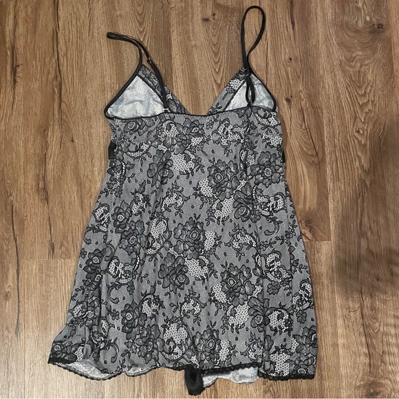 Lace Print Open Front Tank Top - Picture 2 of 4